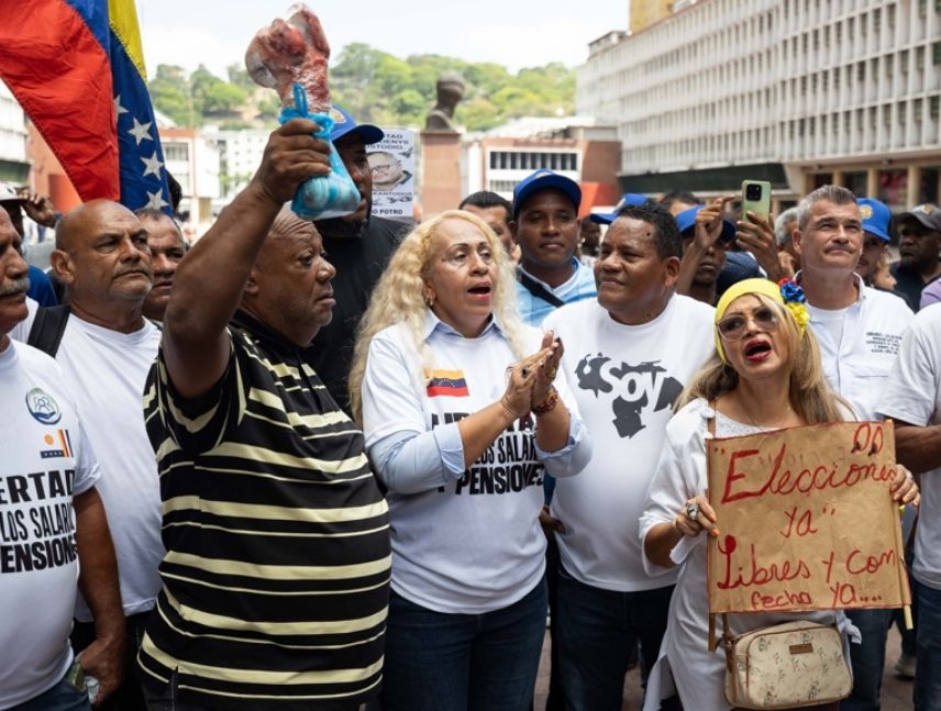 Sindicatos exigen renuncia de los rectores del CNE