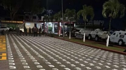 Detuvieron a tres traficantes y le incautaron 917 panelas de drogas