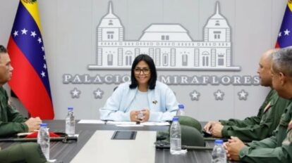 Presidenta (e) sostuvo reunión con el Alto Mando Militar