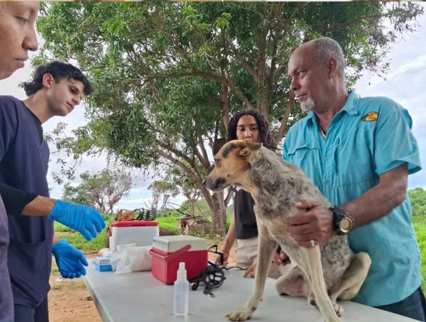 Despliegan jornada de vacunación antirrábica en Ciudad Bolívar