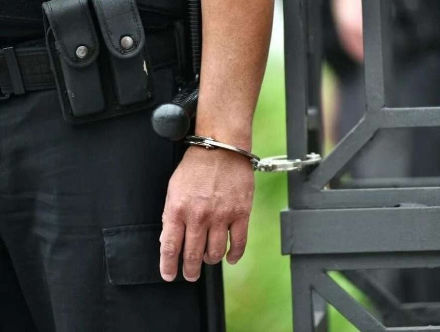 25 años pagará un policía por matar a un hombre