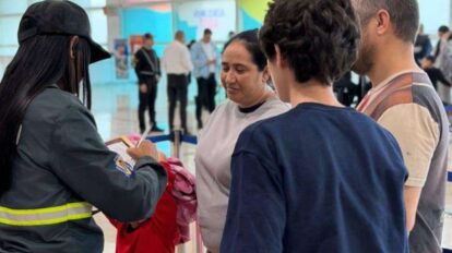 Arriban al país 120 connacionales procedentes de EEUU