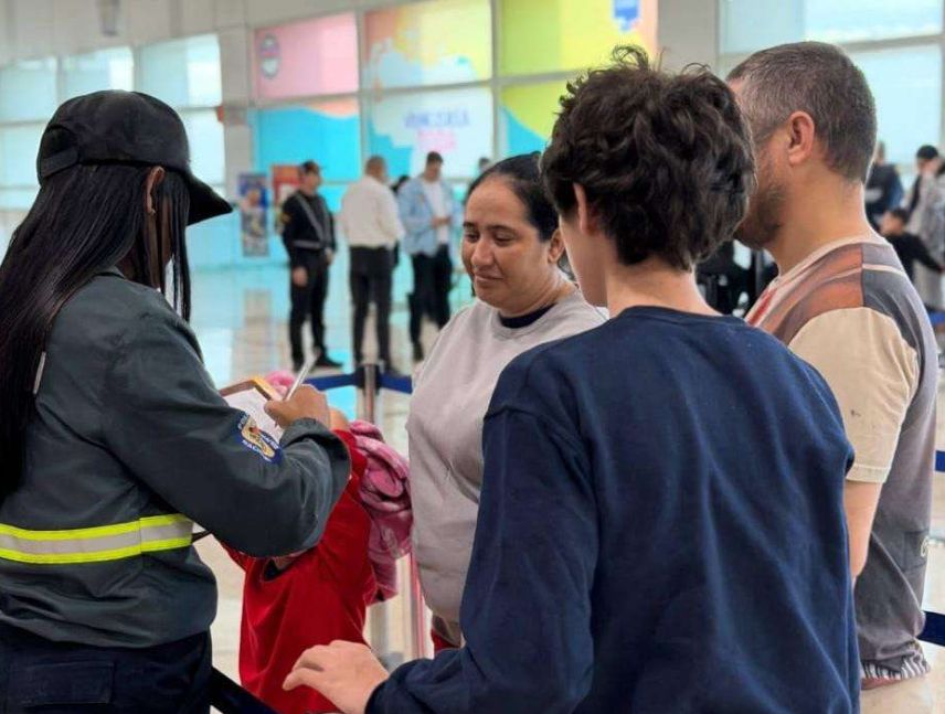 Arriban al país 120 connacionales procedentes de EEUU