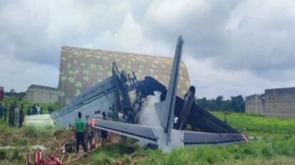 Cinco muertos en accidente de avión militar en India