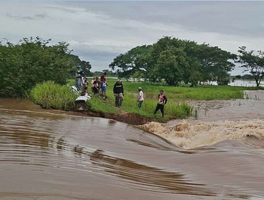 Río Arauca inundó localidad de Apure