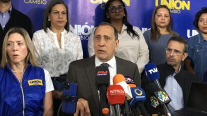 Piden al gobierno usar ingresos petroleros para pagar sueldo