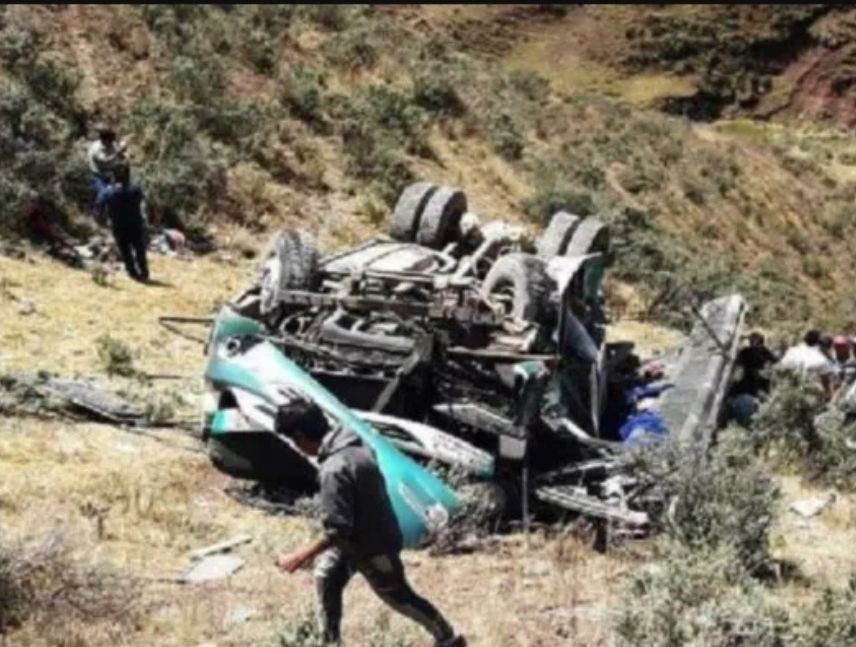 Accidente de autobús en la Amazonía de Perú deja 10 muertos