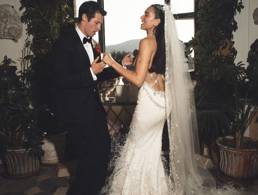 Dua Lipa compartió las primeras fotos de su boda