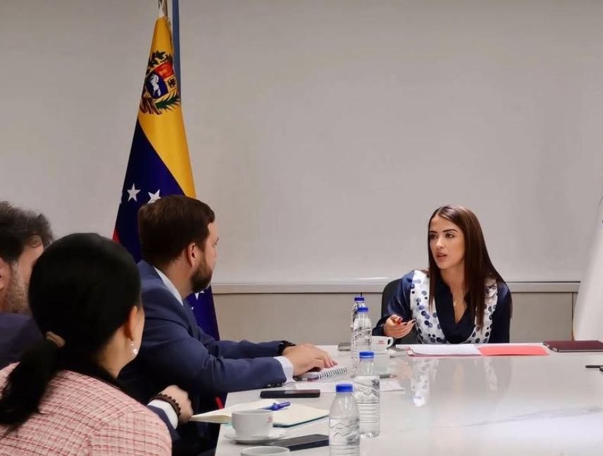 Ministerio de Turismo y la CAF exploran alianzas