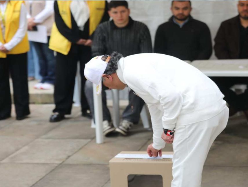 Petro vota por última vez como presidente para elegir a su sucesor
