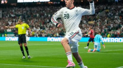 México golea 3-0 a República Checa y sigue invicto