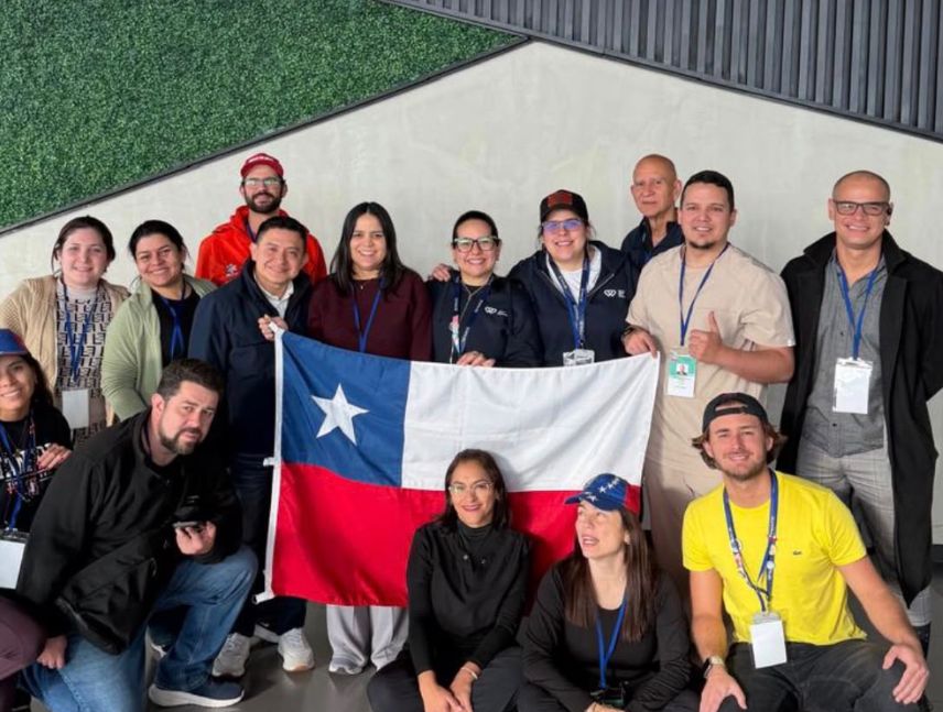 Llega a Caracas desde Chile vuelo humanitario con médicos venezolanos