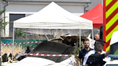 Once muertos al estrellarse un avión civil en Francia