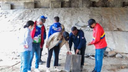 Verifican infraestructuras y puentes en La Guaira