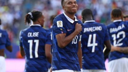 Francia avanza con otra gran actuación de Mbappé