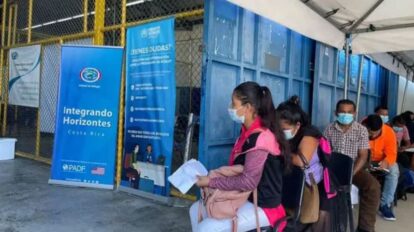 Costa Rica regularizará a migrantes de Venezuela