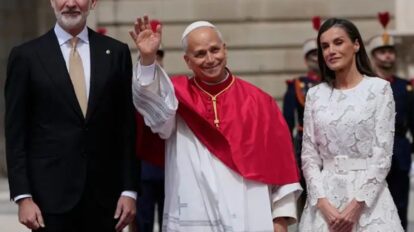 Reyes de España reciben al papa León XIV en Madrid