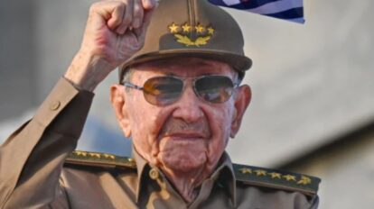Raúl Castro aparece en acto público