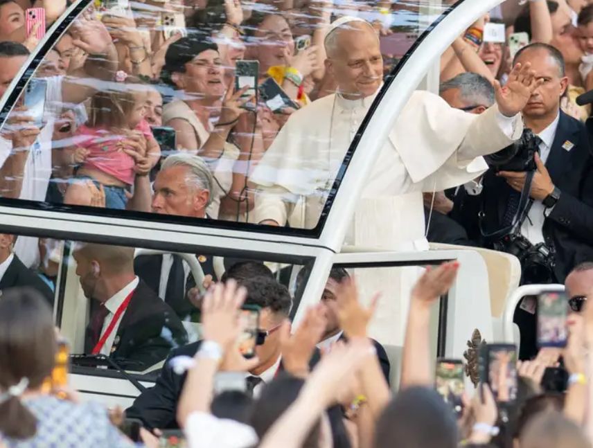 Más de un millón de fieles acuden a misa del papa en Madrid