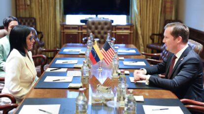 Delcy Rodríguez se reunió con el embajador de EEUU en India