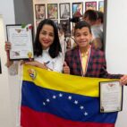 Artista guayanés Joaquín Pérez gana premio en Italia