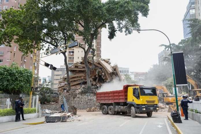 35 víctimas fatales en el edificio Petunia de Chacao