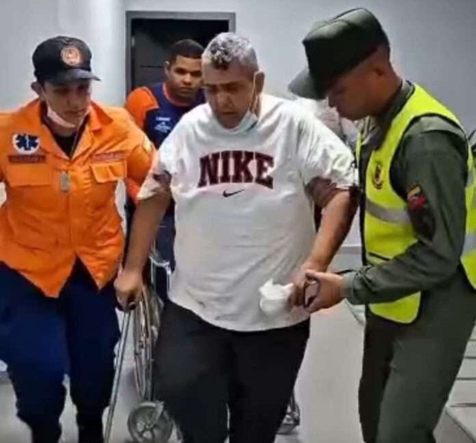 Reciben y atienden a damnificados de La Guaira en Puerto La Cruz