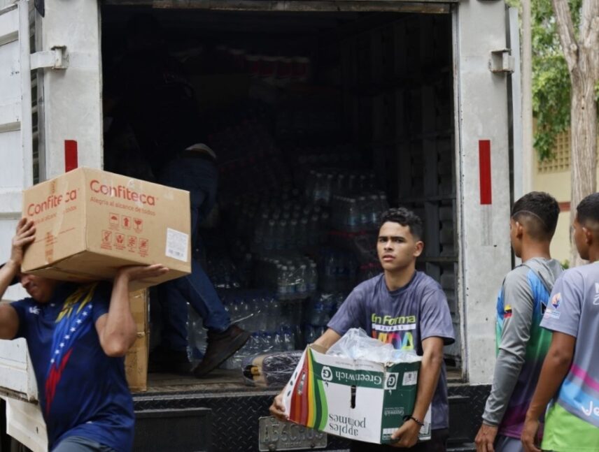 Equipan campamentos transitorios para atender a afectados por terremotos