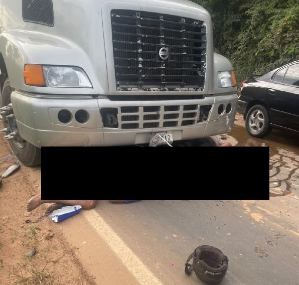 Mueren dos personas en accidente en la Troncal 10