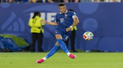 Francia vence a Irak 3-0 y avanza a dieciseisavos