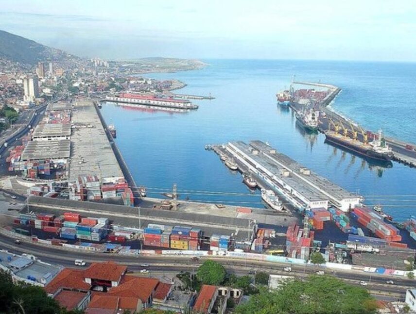 Puerto de La Guaira vuelve a operar