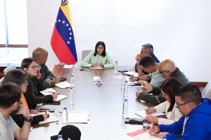 Gobierno prolonga suspensión de clases por una semana más