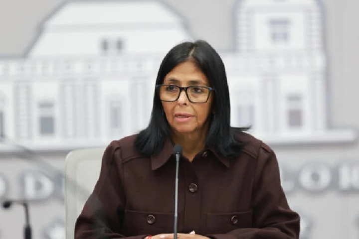 Presidenta (e) establece directrices al Estado Mayor de Emergencia