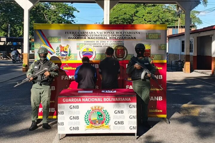Detenidos ciudadanos en allanamiento en sector La Pedrera de Táchira