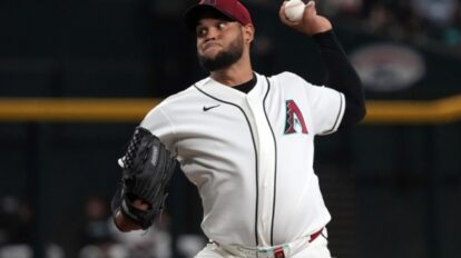 Eduardo Rodríguez llegó a las 100 victorias en su carrera en la MLB