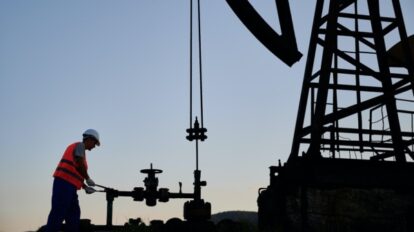 El petróleo de Texas se dispara 5 %