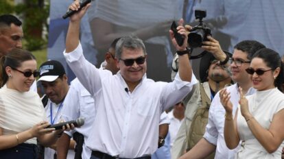 Juan Orlando Hernández regresa a Honduras tras indulto