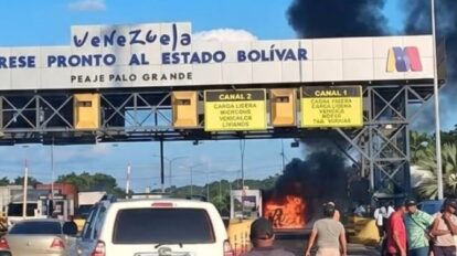 Se incendia vehículo en el peaje Palo Grande