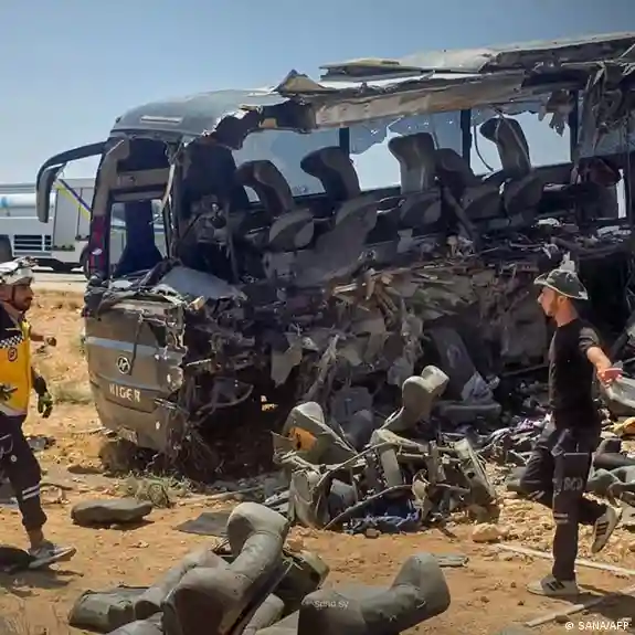 Choque de buses deja al menos 35 muertos en Siria