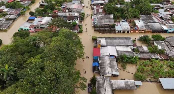 Río Arauca anega la población de La Victoria en Apure