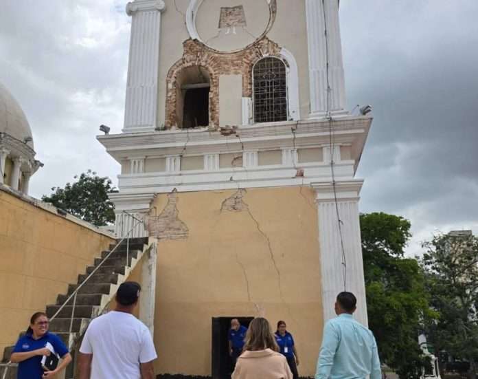 Restaurarán fachada de la Catedral de Valencia afectada por los sismos