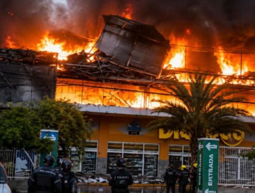 Reportan incendio de gran magnitud en Porlamar