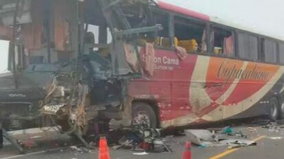 Choque de autobuses en Perú deja 5 fallecidos y 16 heridos
