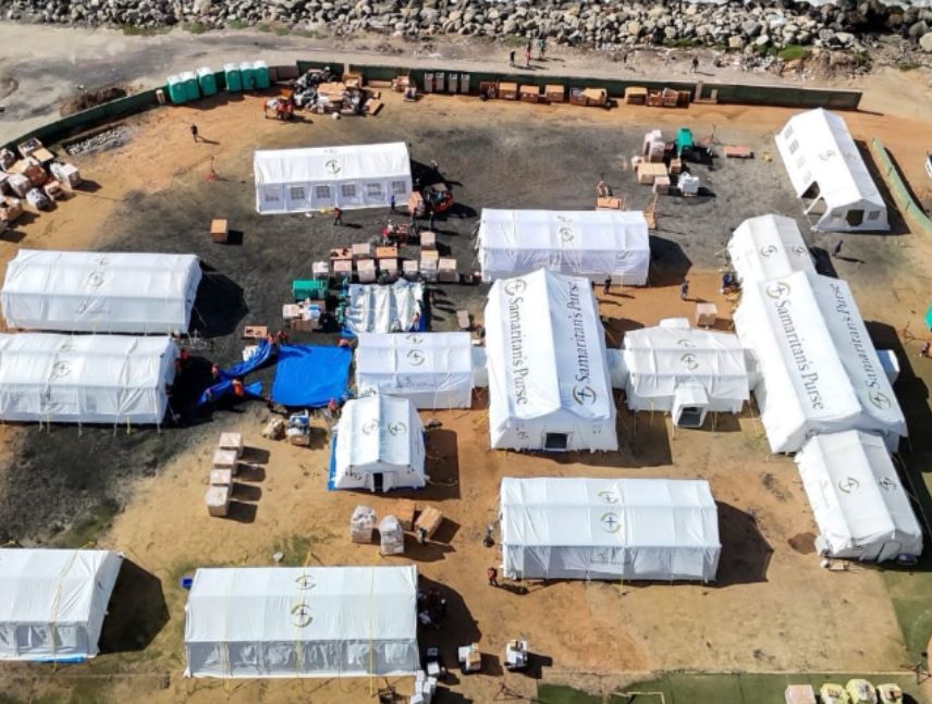 Hospital de campaña de emergencia en La Guaira
