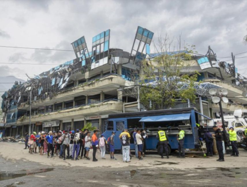 Realizan censo a comercios de la guaira afectados por terremoto