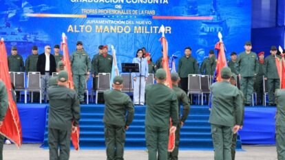 Presidenta (e) juramenta a los nuevos integrantes del Alto Mando Militar