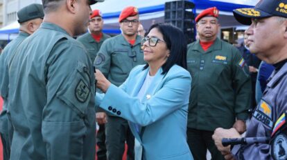Delcy Rodríguez lideró ascensos militares a 243 años del Natalicio del Libertador