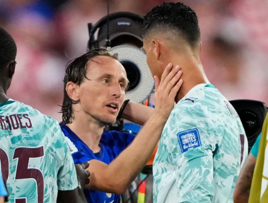 Ronaldo y Luka Modric se funden en abrazo