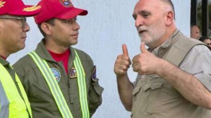 Chef José Andrés llega a ofrecer ayuda a Venezuela.