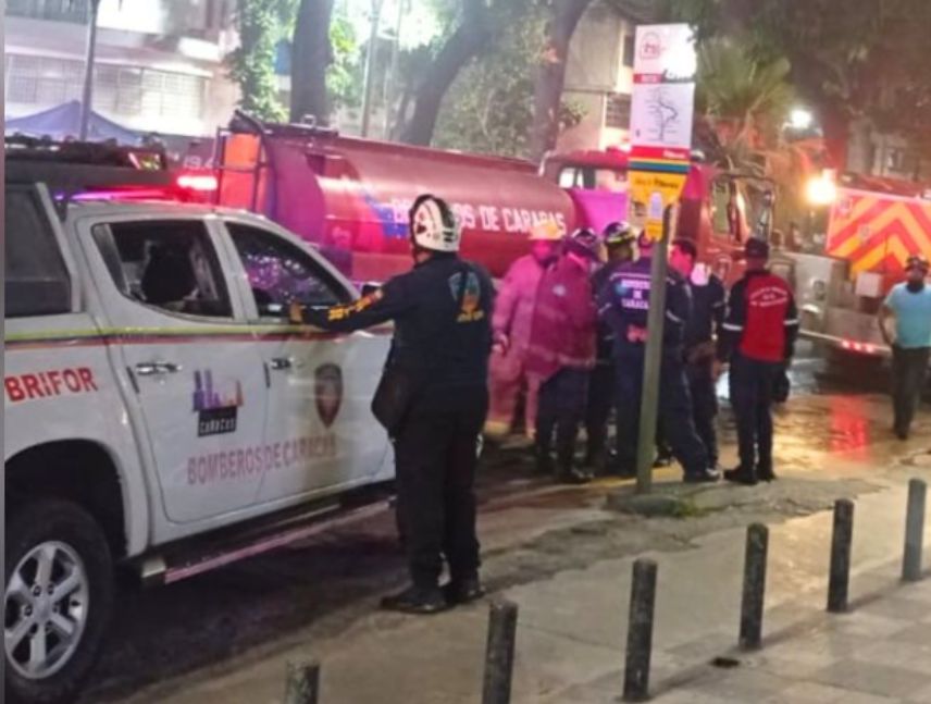 Bomberos controlan incendio en San Bernardino